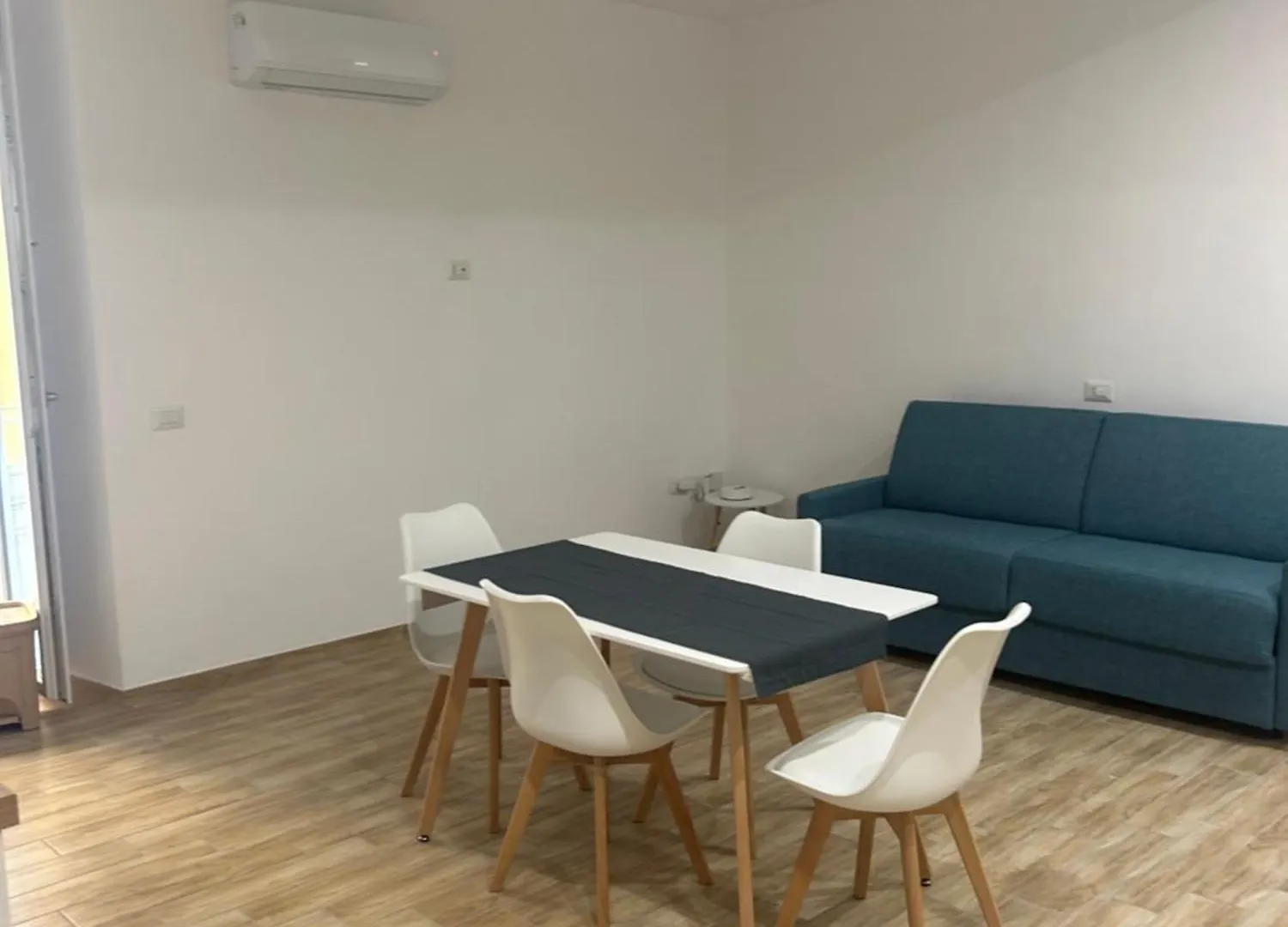 La Suite Di Peppe Al Centro Storico Naples 0*,  Italy