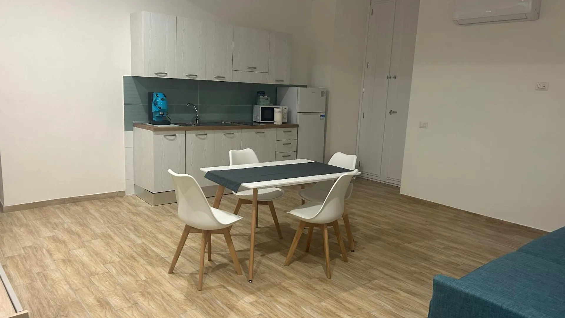 La Suite Di Peppe Al Centro Storico Naples 0*,